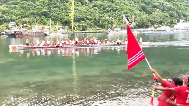 Excited fans greet Nuuuli’s Manulele Tausala 