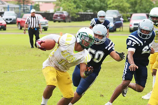 Leone Lions ball carrier breaking out to the sidelines