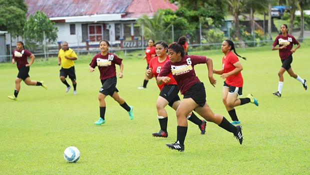 A Tafuna Warriors’ player dribbles during a promising attack against the Faga’itua Vikings 