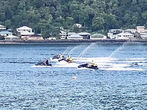 4 jet skis