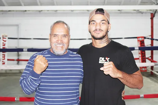 Jolando Lupe Lala Taala (right) and his head coach Sala Sanele Etuale 