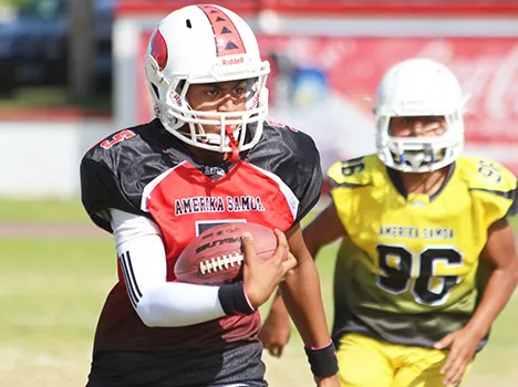 JPS Vikings quarterback scrambling for a huge gain