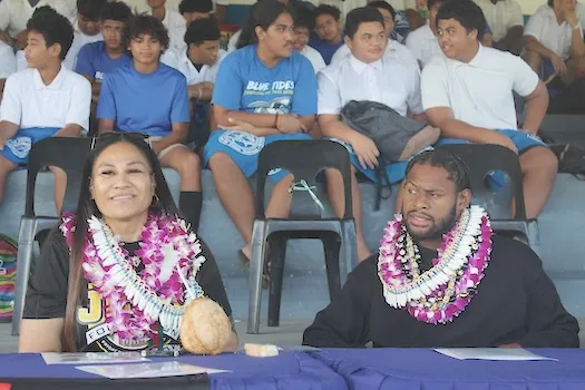 JuJu Smith-Schuster and his mother Mrs. Sammy Toa-Schuster 