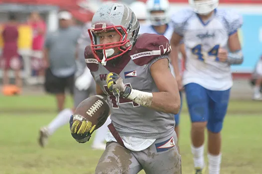 Jacob Omani taking this reverse play to the house to score a touchdown for the Warriors 