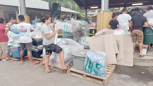 Lady Naoimi passengers waiting to board