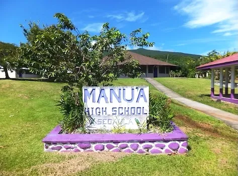 Manu' high school sign