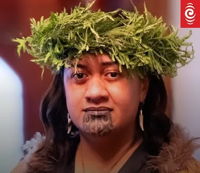 Kuini Nga wai hono i te po