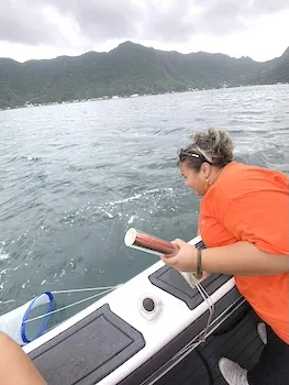 Mary Cheung-Fuk releases the plankton net 