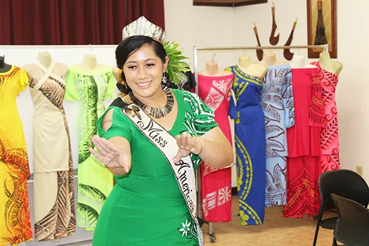 Miss Am Samoa with her sisters and pastor