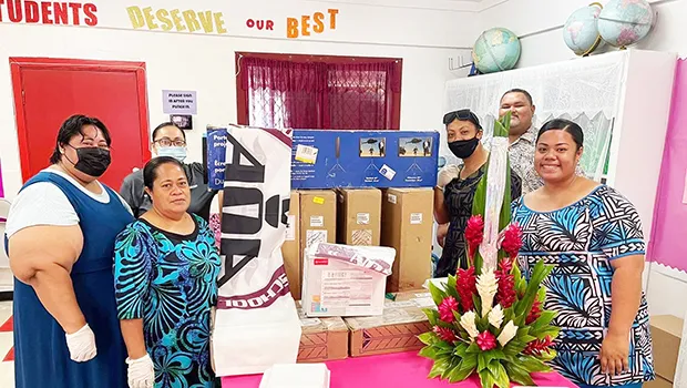 Olomoana Elementary School principal and staff