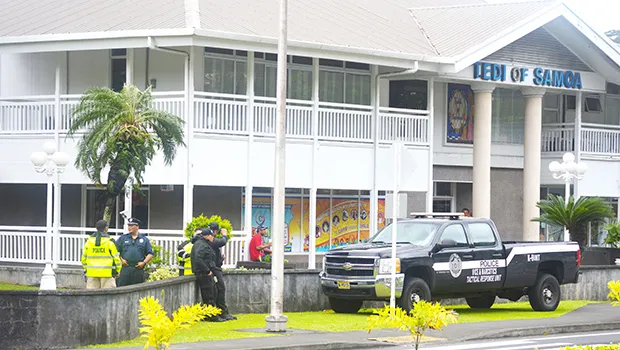 Police units surrounding the High Court building