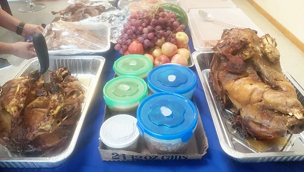 Samoan popular food such as taro, and baked puaa, and palusami; 