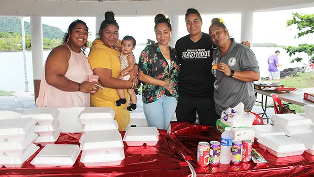 Samoa Baptist School paents at Int'l Food Festival