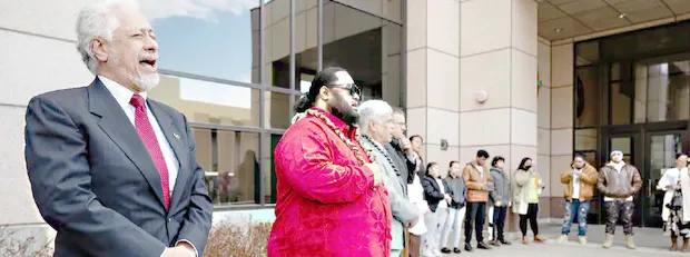Samuel Unutoa sings a Samoan hymn