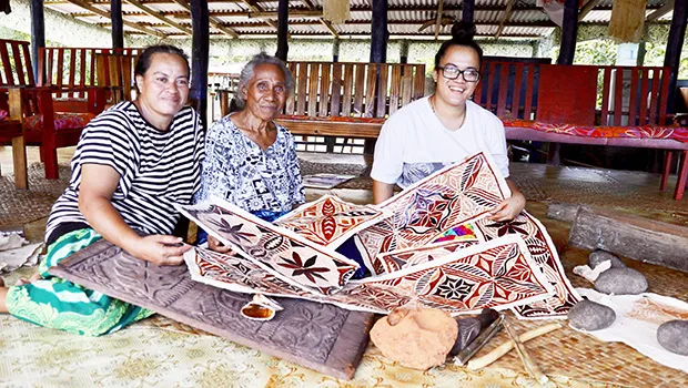 Faapito Lesatele, Faamuli Salu, Tamasailau Lemuelu with their siapo