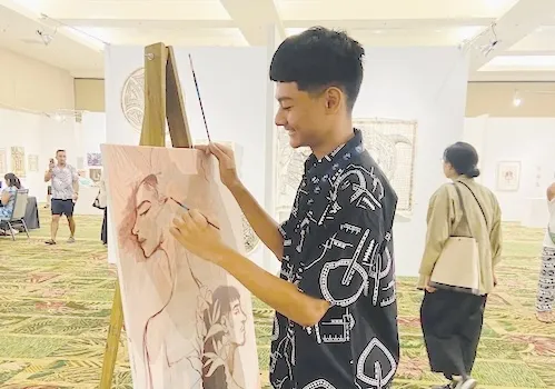 Talanoaifaivaoalii “Talanoa” J. Lagafuaina with painting