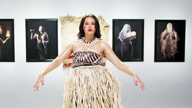 Frankie Adams starring in Teine Sā