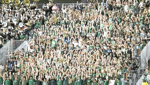 UH students celebrate football victory