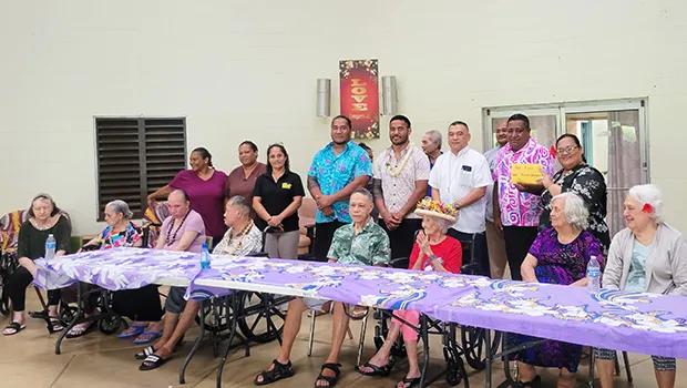 Hope House residents with Tuilagi brothers and others