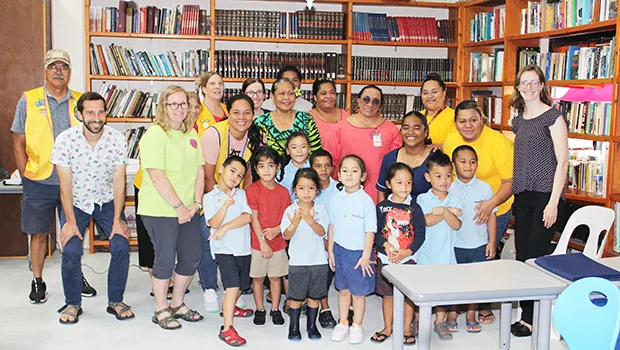 visiting Ophthalmologists with volunteers and Manumalo Baptist School K-4 students