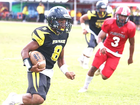 The return man for the Nu’uuli Wildcats returning a kick off