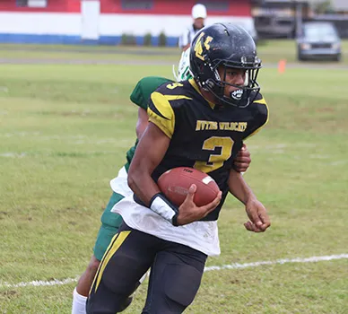 Calloway Alosio (3) of the Nu’uuli Wildcats