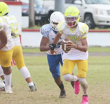 Leone Lions quarterback, Oakland Salave’a